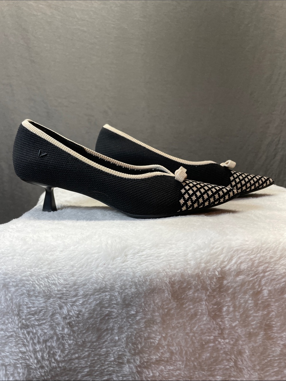 Vivaia Black Pointed Knit Heels with Cream Trim - Picture 5 of 10